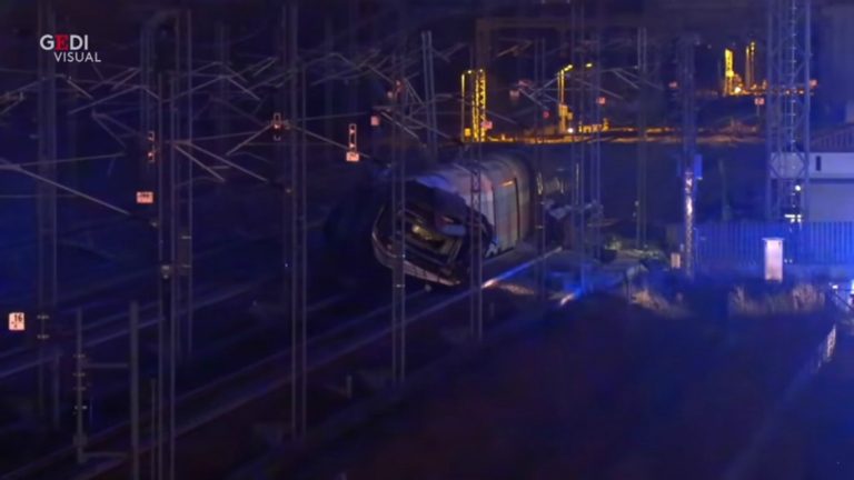 Treno deragliato sulla linea Milano – Bologna: morti 2 macchinisti