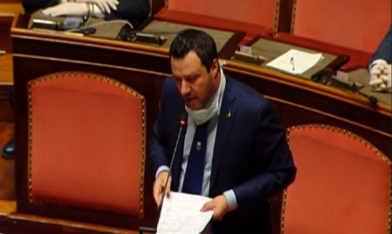 Salvini: «In Svizzera soldi con un foglio, non con 13 decreti e 300 divieti»