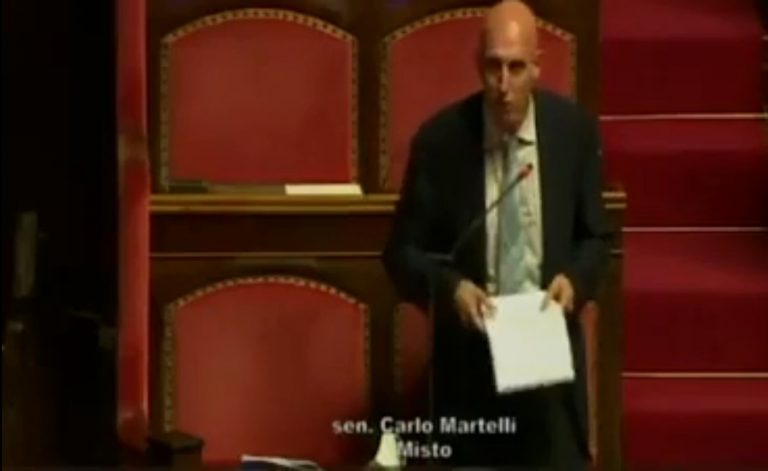 Carlo Martelli, il senatore che distrugge il governo: «Siete voi il complotto»