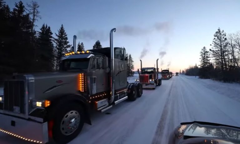 Canada, fiumi di camion contro l’obbligo: già raccolto 1 milione di $ – Video
