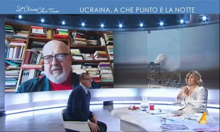 Cardini gela lo studio: «Gli italiani sanno solo quello che dice la tv» Video