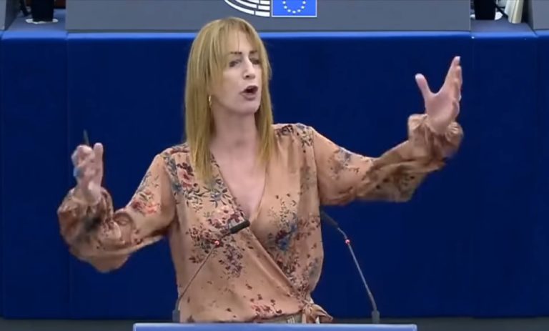 Clare Daly al parlamento europeo: «La guerra degenera e voi vi eccitate»