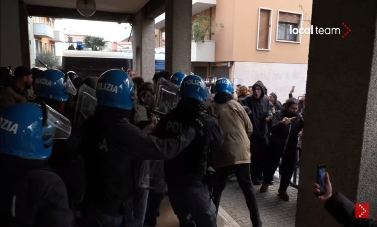 Padova: carica della polizia contro gli occupanti abusivi – Video